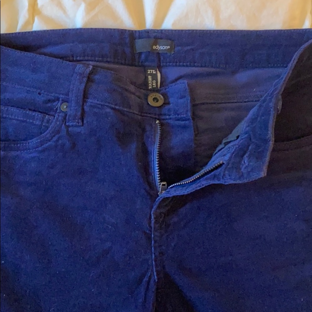 Navy blue micro cords, by edyson.